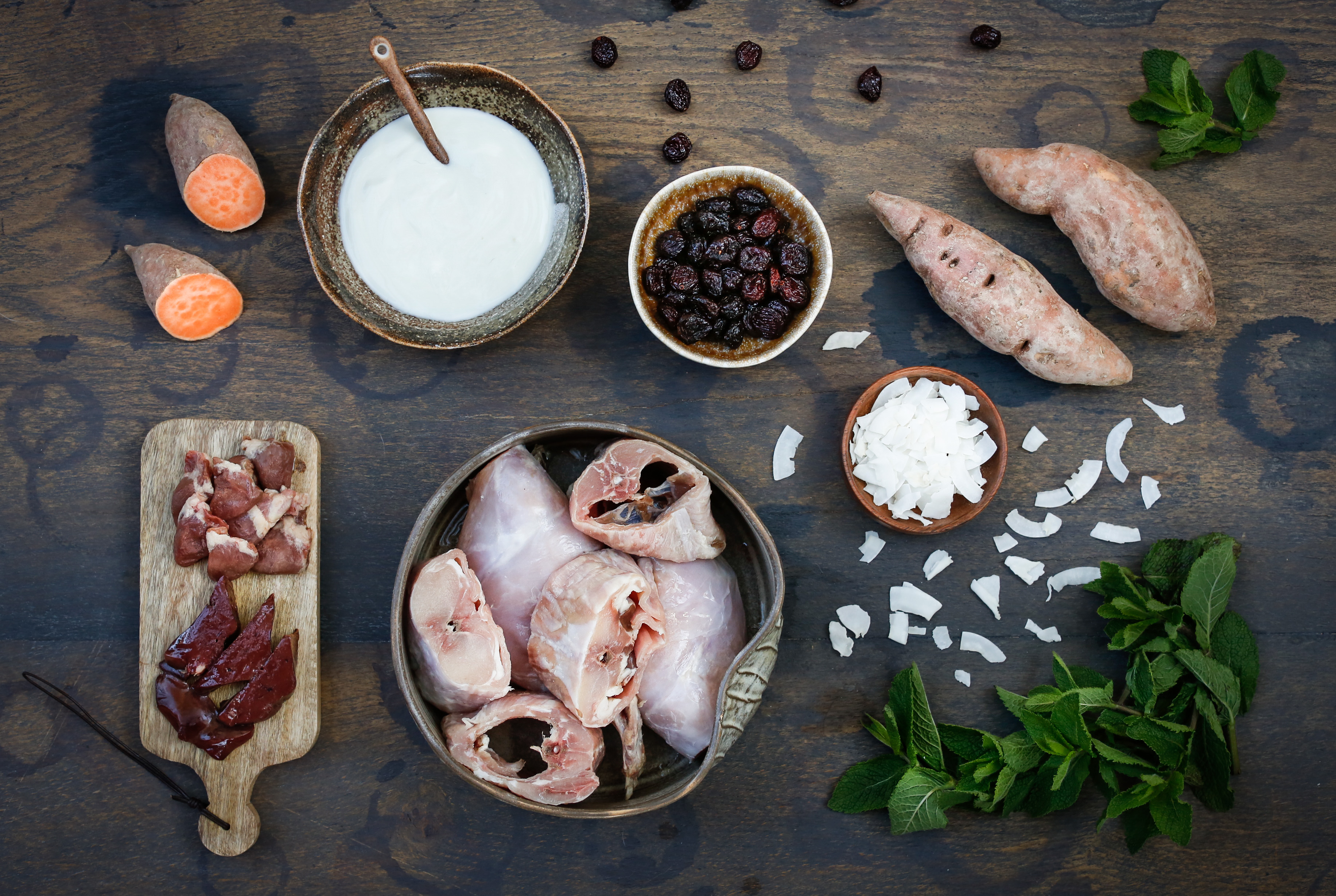 Kaninchen. Süßkartoffel. Joghurt. Kokos. Cranberry. Minze 6x820g