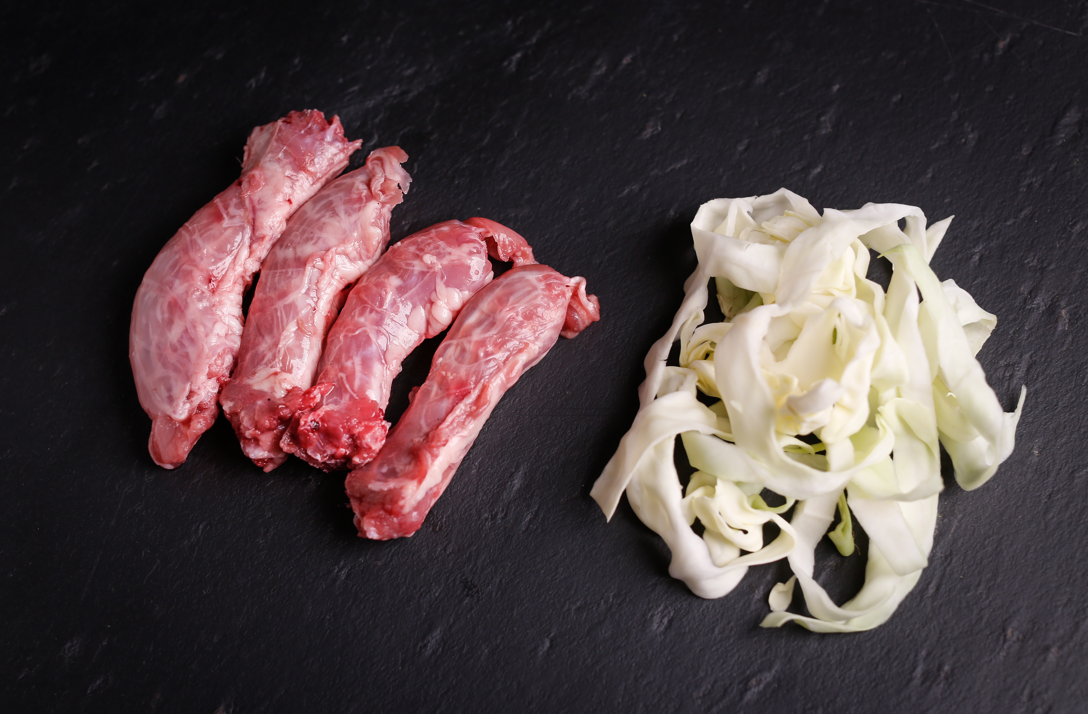 Hühnerhälse lose rollend