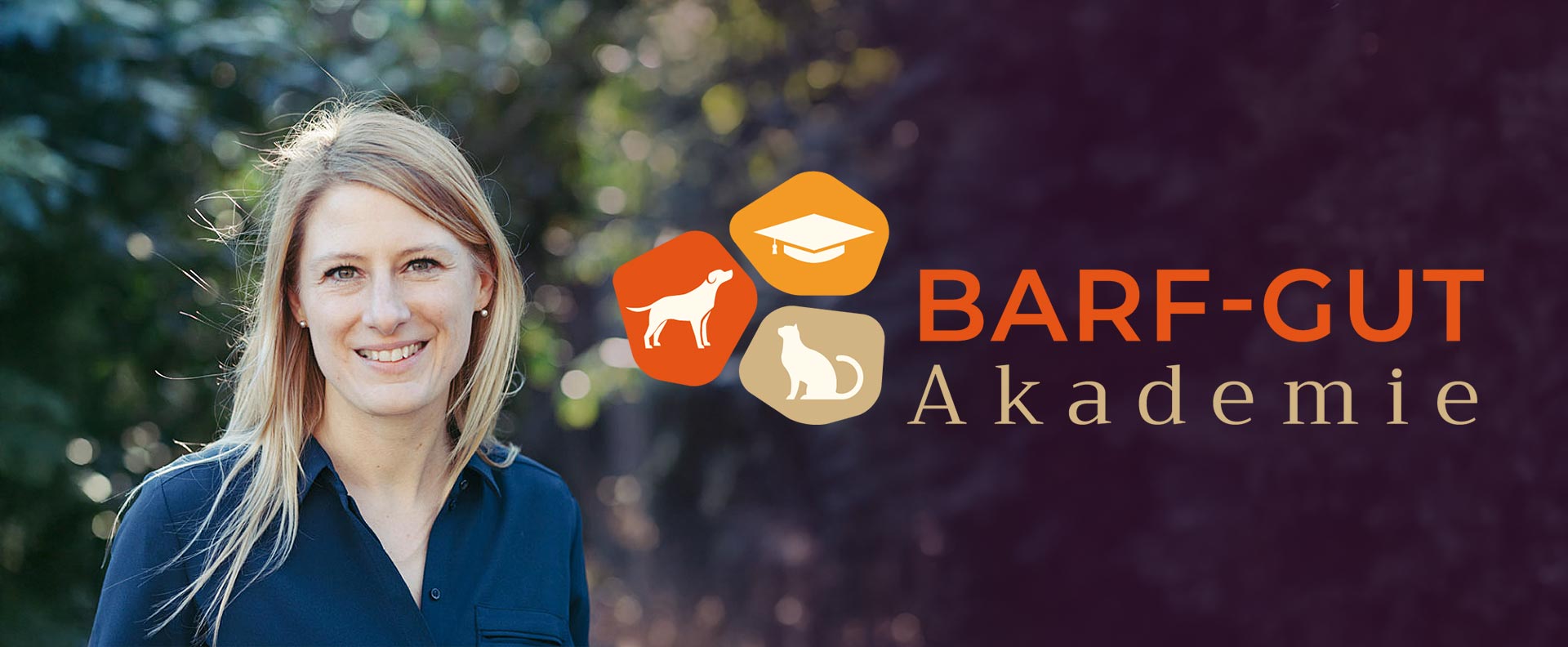 Ein Portrait der Tierernährungsexpertin Ute Wadehn neben dem Logo der BARF-GUT-Akademie